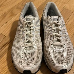 Women’s Nike Shox Size 7.5